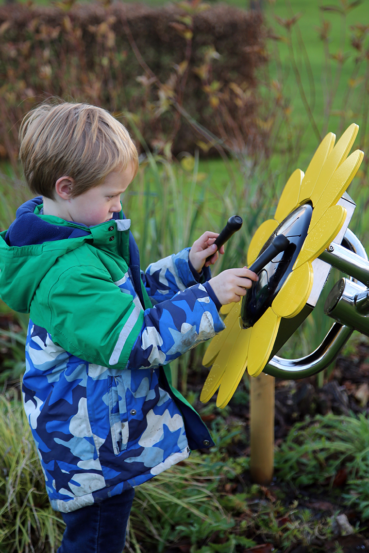 Sonnenblume HAPI DRUM, Zungentrommel mit Bodenplatte zum Anschrauben, Outdoor-Instrument