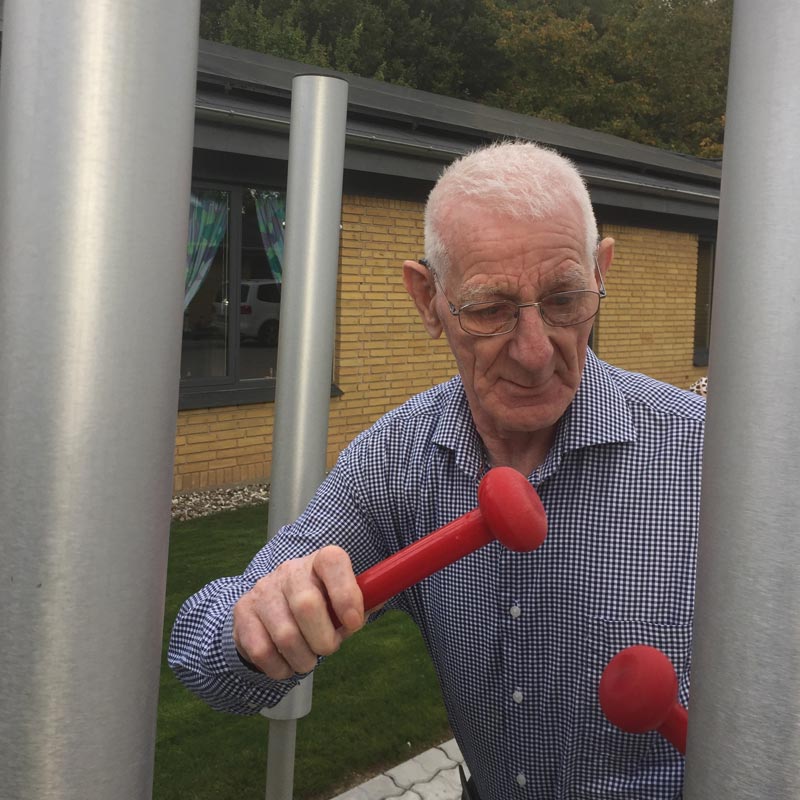 Outdoor-Klangröhre TUBULAR BELLS, Einzelklangobjekt zum Einbetonieren