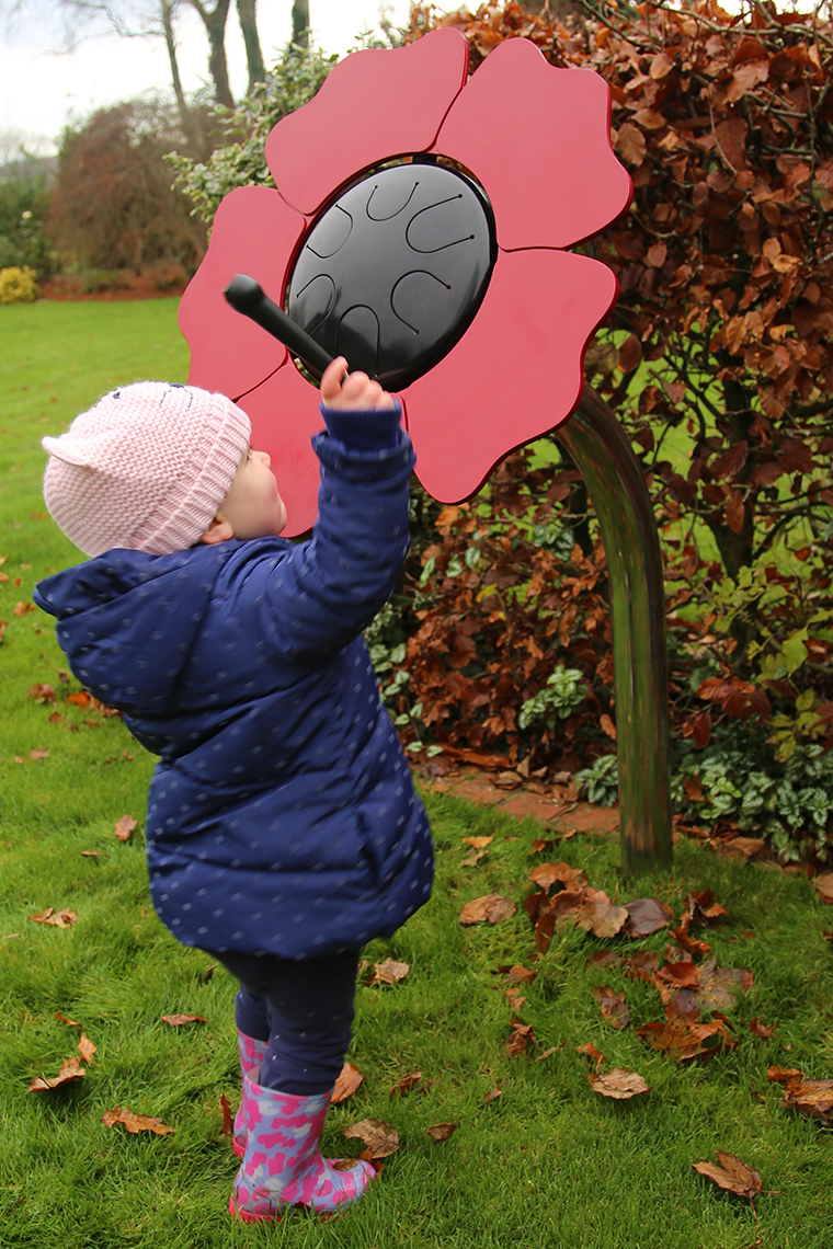 Sonnenblume HAPI DRUM, Zungentrommel mit Bodenplatte zum Anschrauben, Outdoor-Instrument
