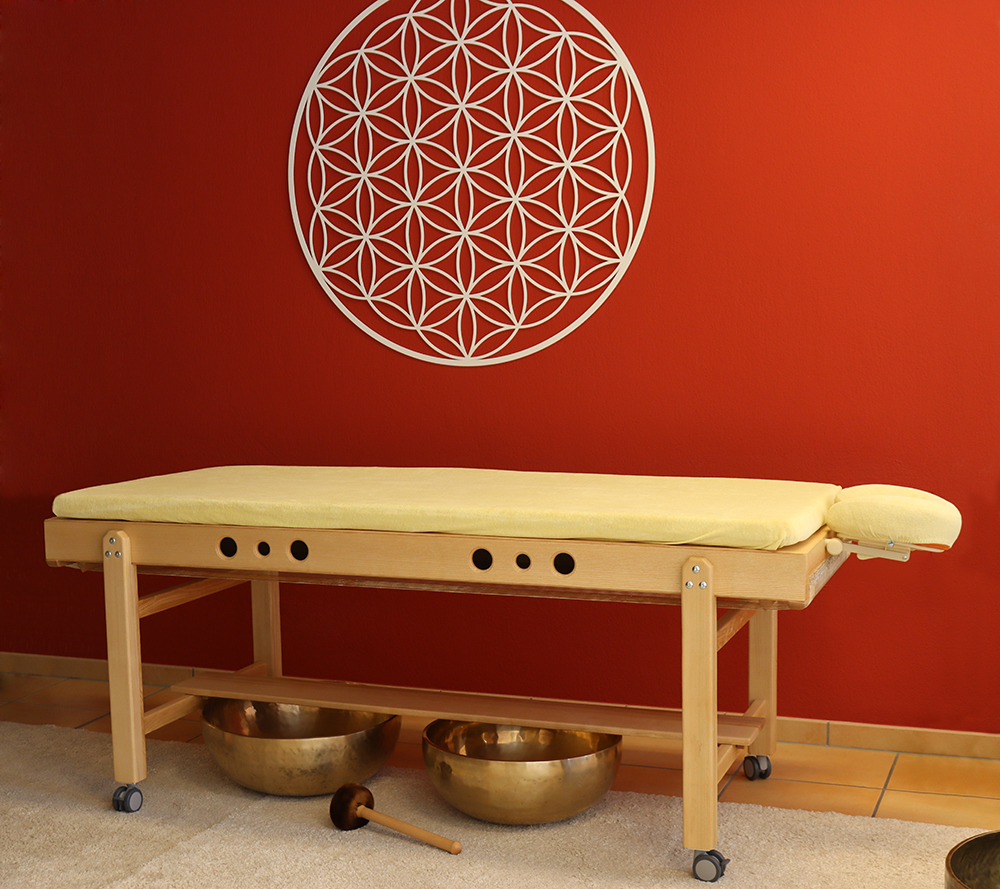 Monochord-Behandlungsliege, Modell MoMo, Esche