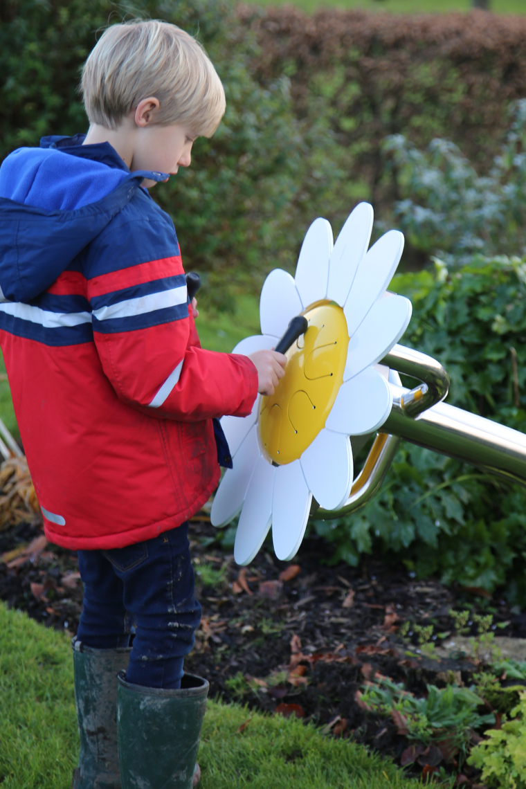 Sonnenblume HAPI DRUM, Zungentrommel mit Bodenplatte zum Anschrauben, Outdoor-Instrument
