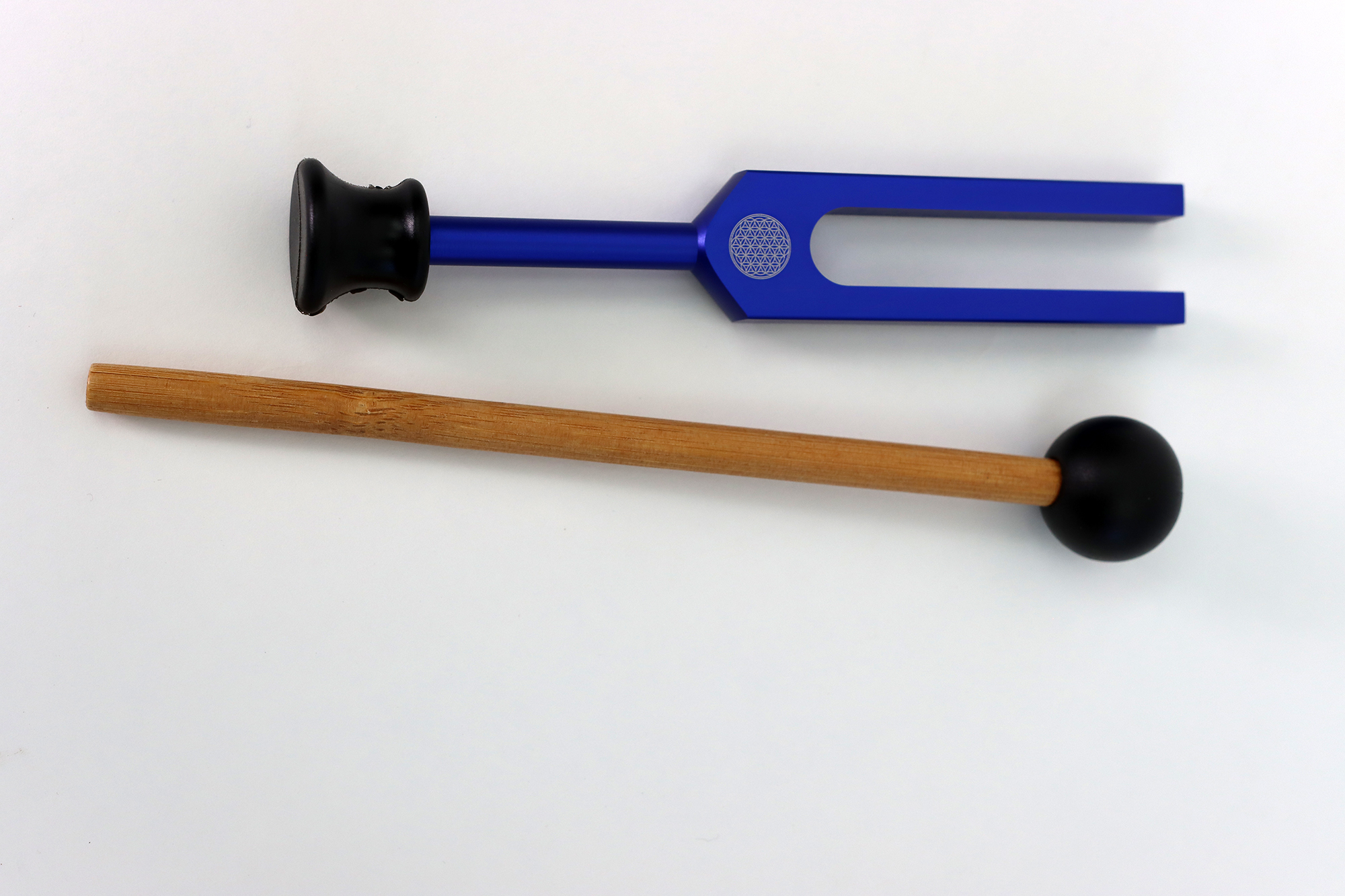 Stimmgabel Set M01, 9 Alu-Stimmgabeln, nach Chacra-Farben, inkl. Klöppel und Koffer