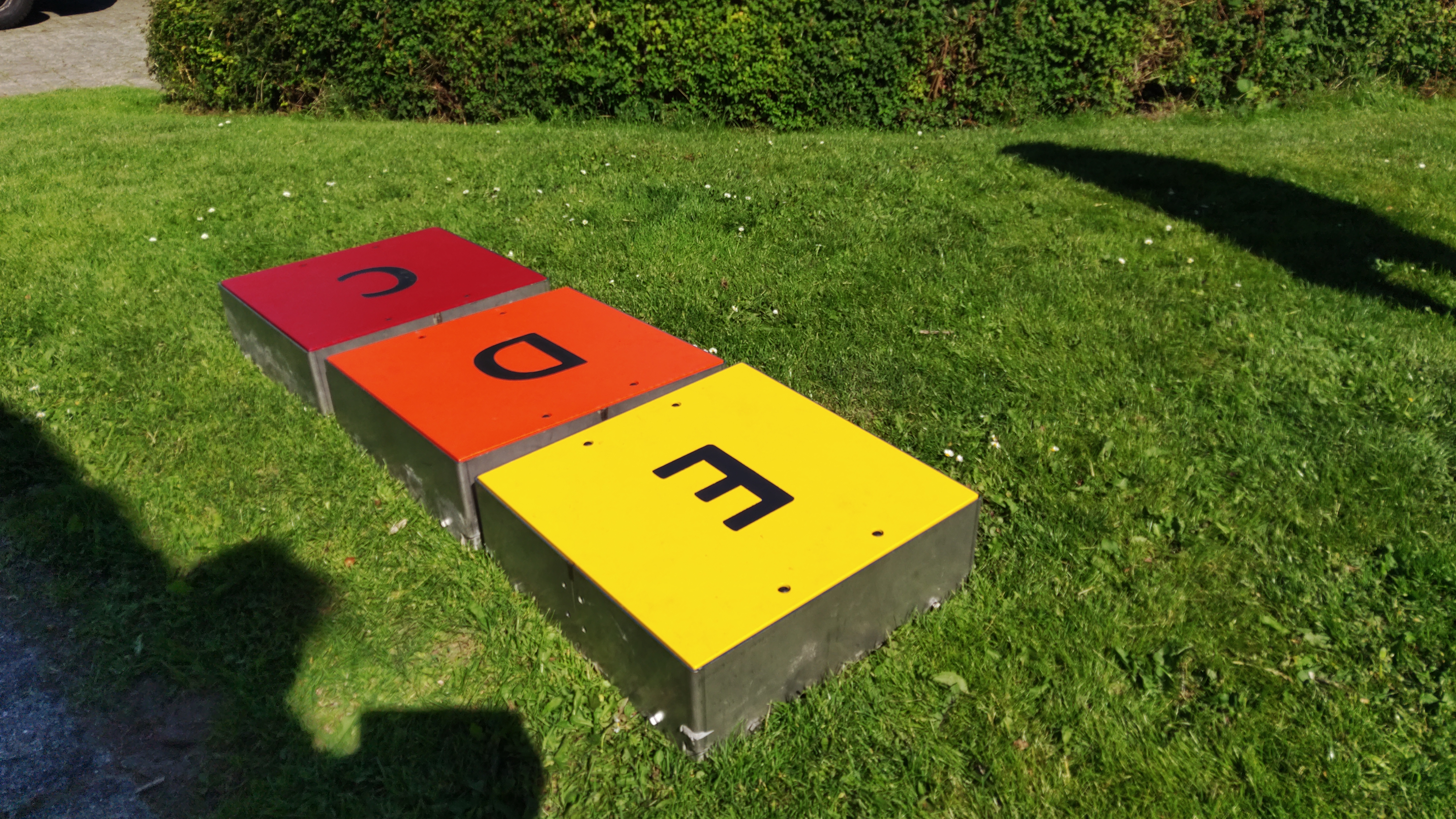 Steppi Klangplatten, Outdoor-Bodenplatte im Dreiklang, zum Einbetonieren