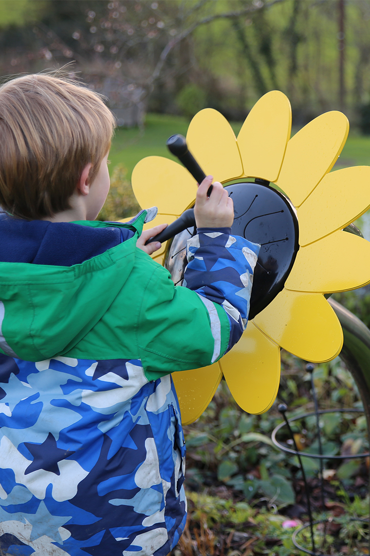 Sonnenblume HAPI DRUM, Zungentrommel mit Bodenplatte zum Anschrauben, Outdoor-Instrument