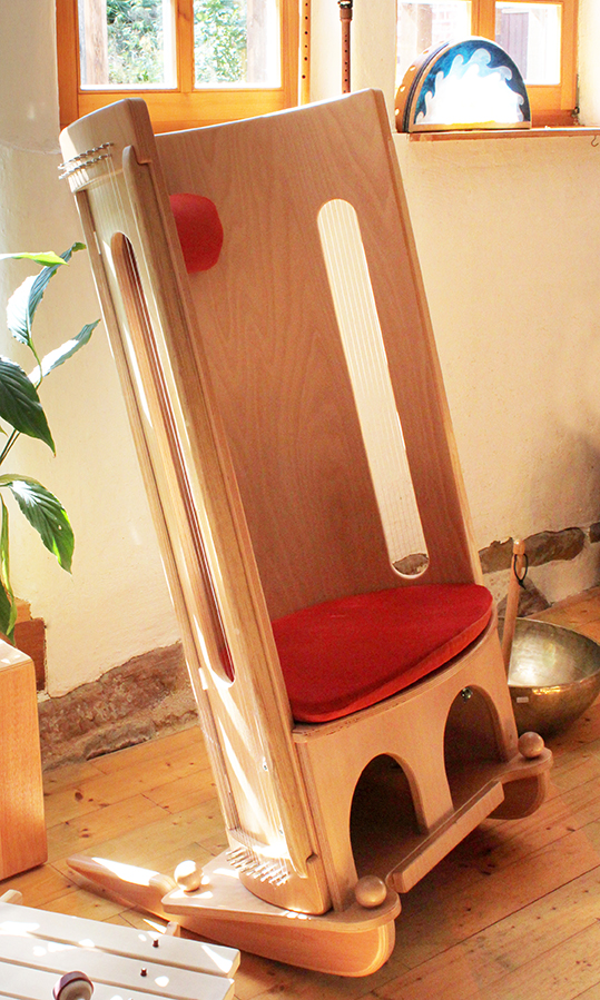 Klangmassage-Schaukelstuhl geölt, langförmiges Greifloch, 140 cm hoch