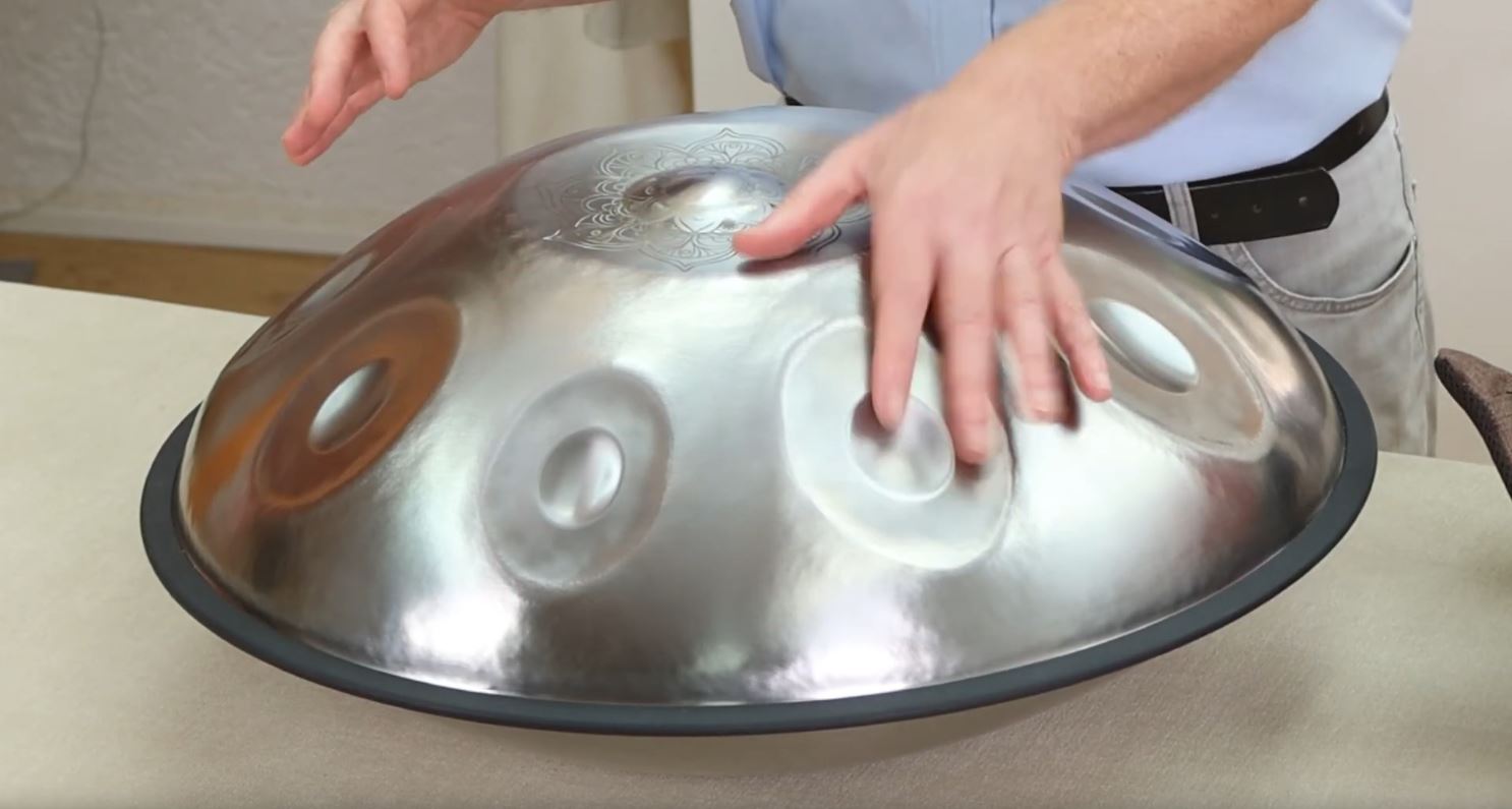 Handpan, Edelstahl, silber, D- celtic Minor, 440 Hz, Ugur, inkl. Tasche