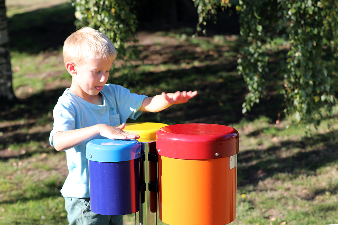Outdoor Bongo, 3 farbige Bongos mit Edelstahl-Pfosten, zum einbetonieren
