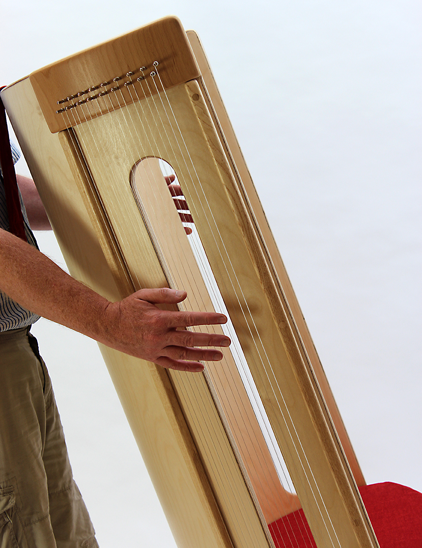 Klangmassage-Schaukelstuhl geölt, langförmiges Greifloch, 140 cm hoch