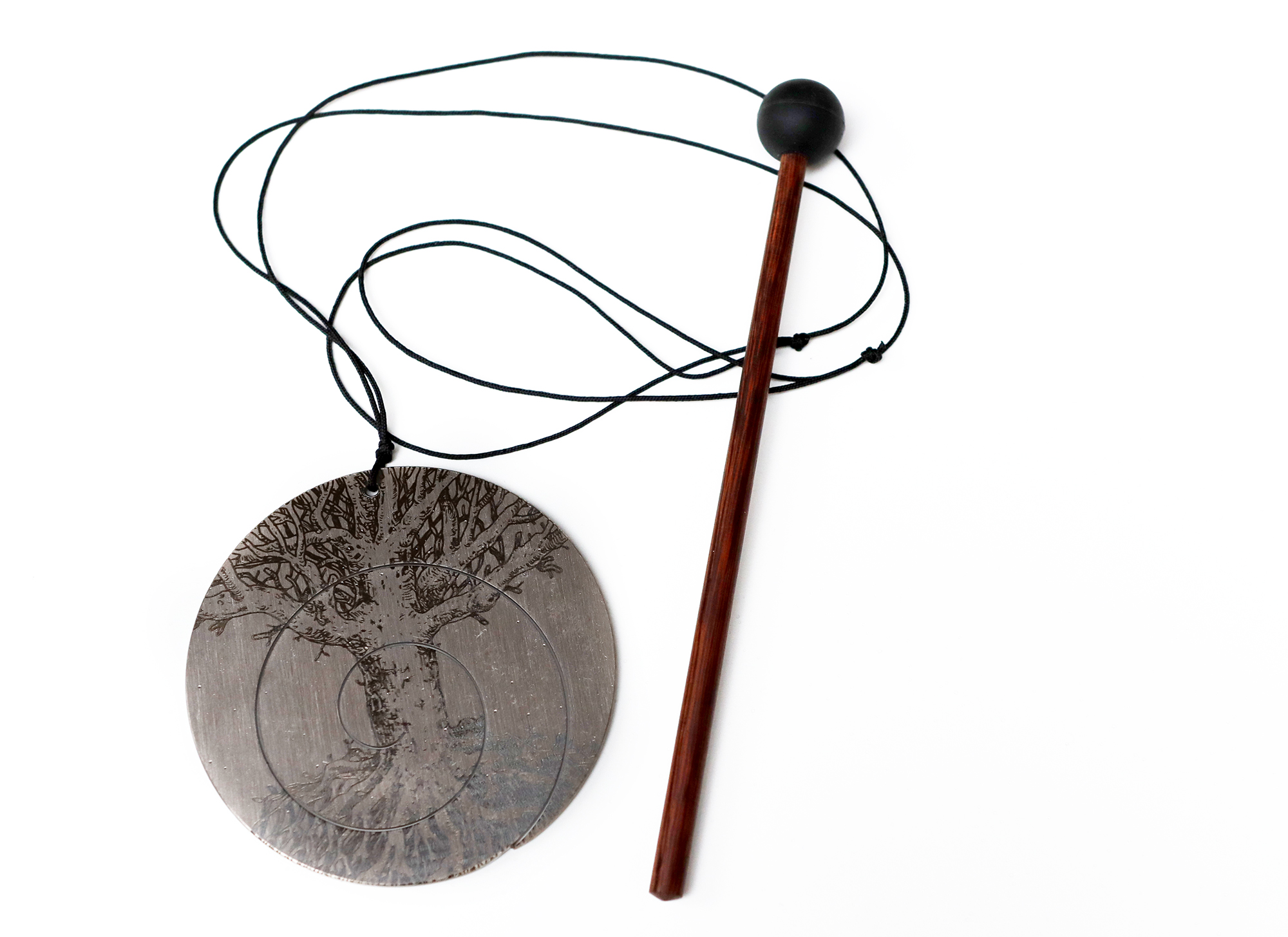 EarGong - Ohrgong, 8,3 cm, Edelstahl mit Gravour "Keltischer LebensBaum", inkl. Schlägel + Bag