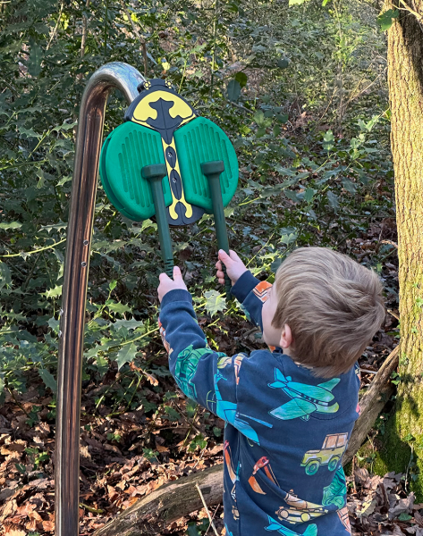 Outdoor-Instrument, Klangkäfer, Honigkäfer, honey-beetle, mittelgroß, zum Einbetonieren