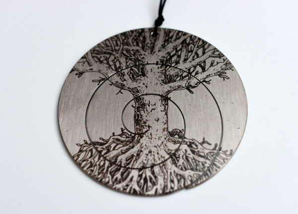 EarGong - Ohrgong, Ø 8,3 cm, Edelstahl mit Gravour, Baum, inkl. Schlägel und Filztasche, zum Umhänge